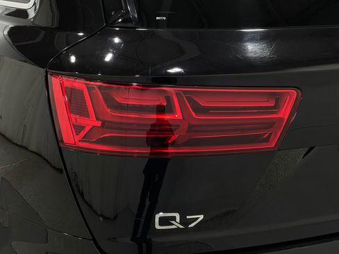 Used 2018 Audi Q7 3.0T Premium Plus w/ Premium Plus Package image 35
