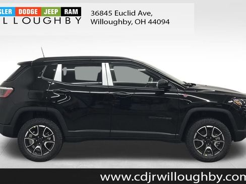 New 2026 Jeep Compass Trailhawk w/ Sun, Sound & Navigation Group image 4