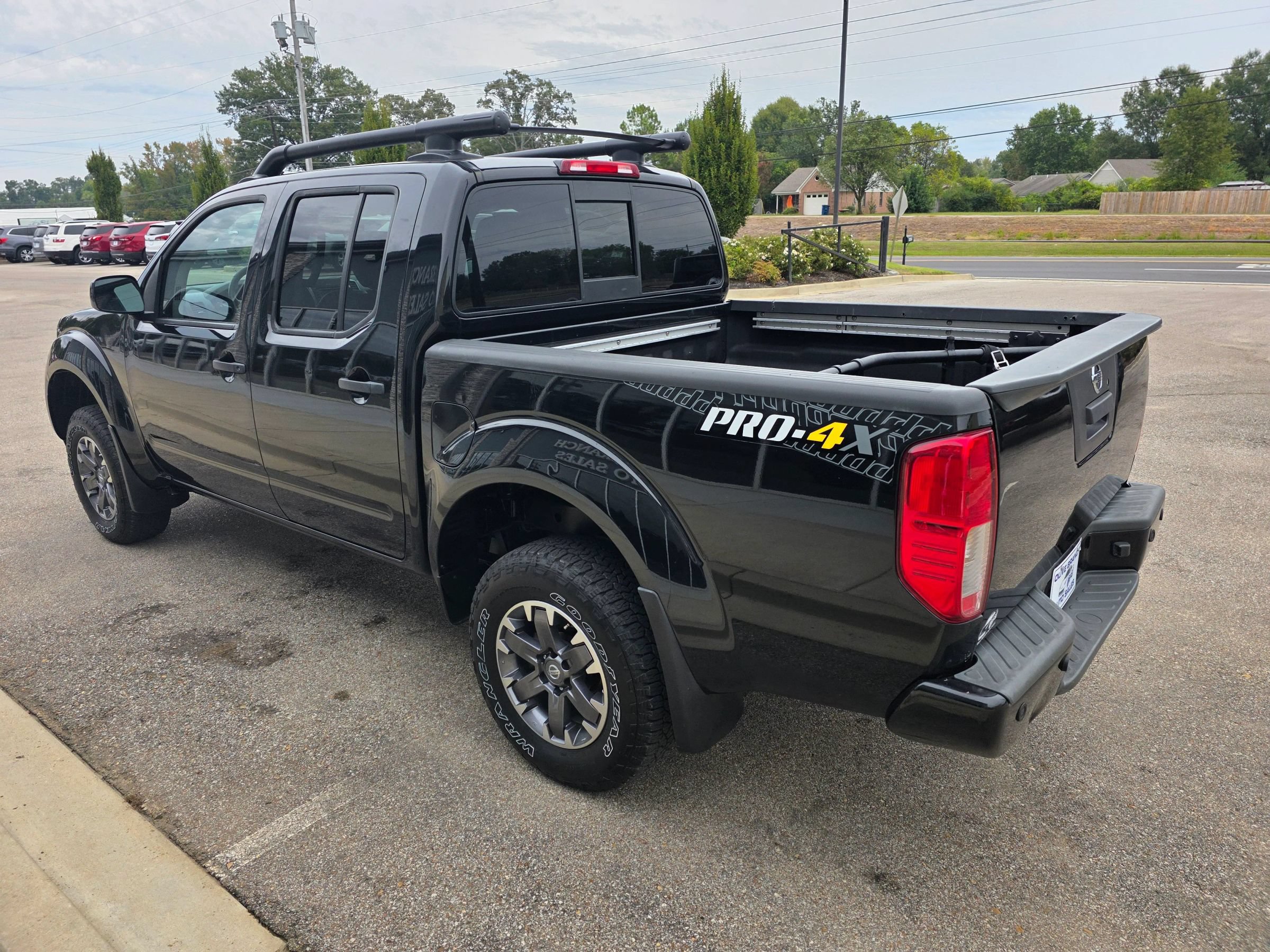 Used 2020 Nissan Frontier PRO-4X w/ Pro-4x Utility Package AWD/4WD image 3