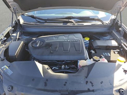 Certified 2022 Jeep Cherokee Trailhawk w/ Comfort/Convenience Group image 31