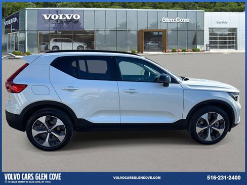 Used 2026 Volvo XC40 B5 Plus w/ Protection Package Premier image 2