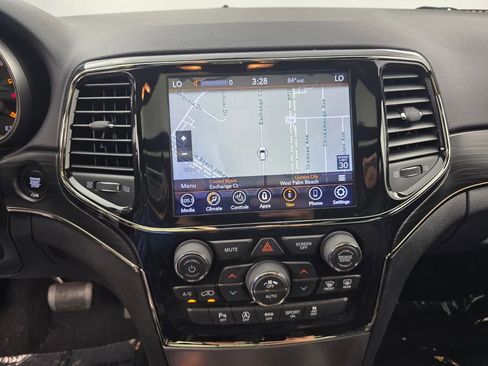 Used 2021 Jeep Grand Cherokee Limited X image 23