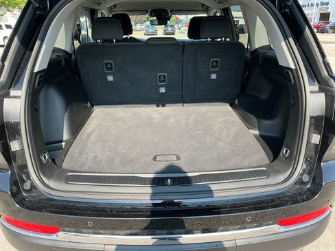 Certified 2023 Jeep Grand Cherokee Laredo AWD/4WD image 23