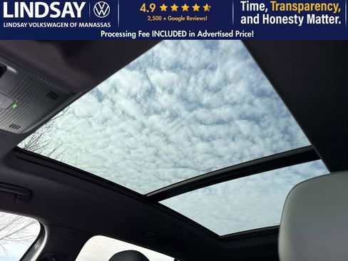 Certified 2025 Volkswagen Tiguan SE R-Line image 19