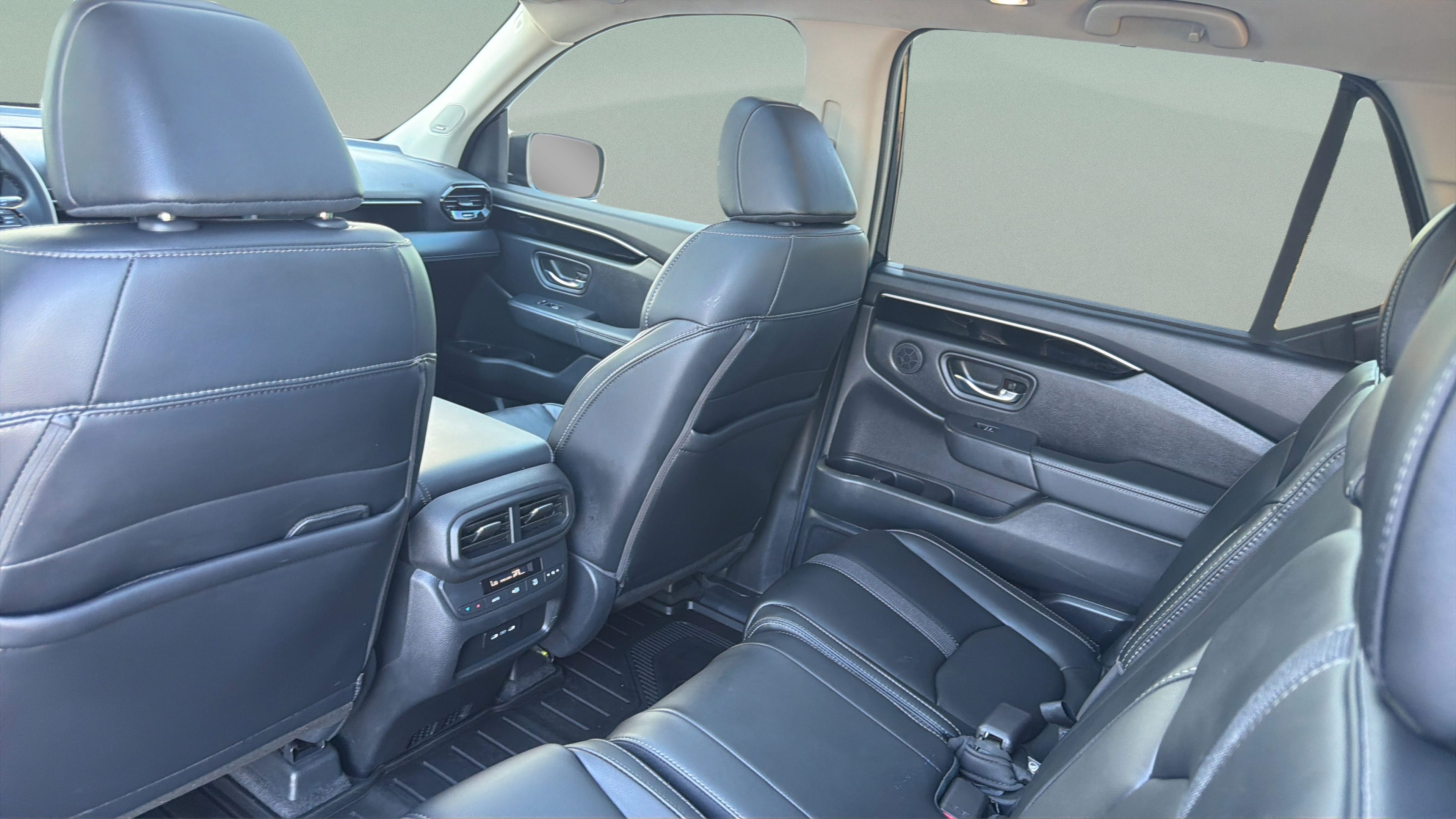 Used 2025 Honda Pilot Touring image 25