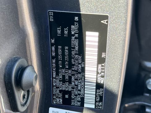 Used 2022 Toyota Highlander LE AWD/4WD image 26