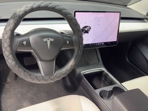 Used 2021 Tesla Model 3 Standard Range Plus RWD image 8