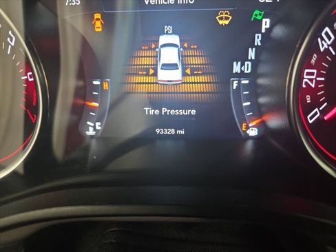 Used 2021 Dodge Challenger SXT RWD image 21