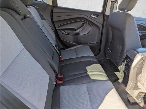 Used 2019 Ford Escape SE image 24