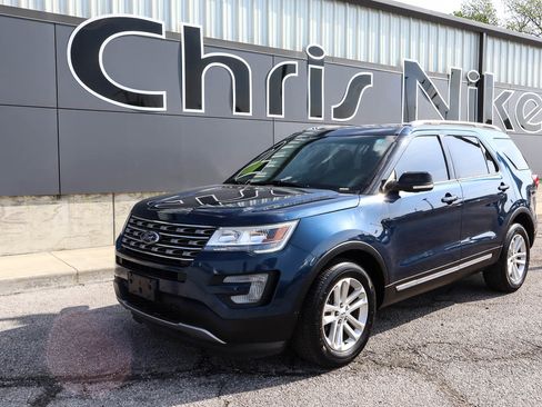 Used 2017 Ford Explorer XLT w/ Equipment Group 202A image 1