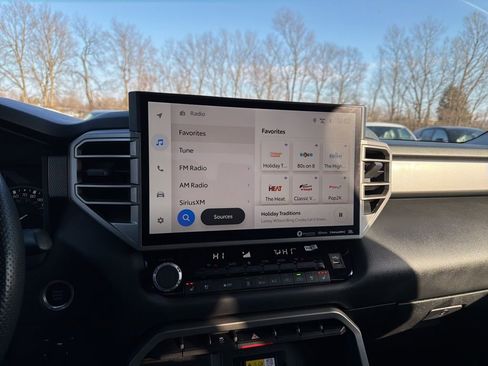 Used 2022 Toyota Tundra Limited image 14