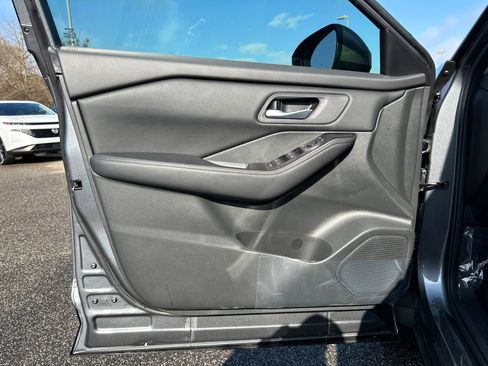 Used 2026 Nissan Rogue SV image 10