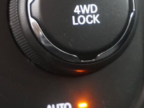 Used 2017 Jeep Renegade Altitude AWD/4WD image 20