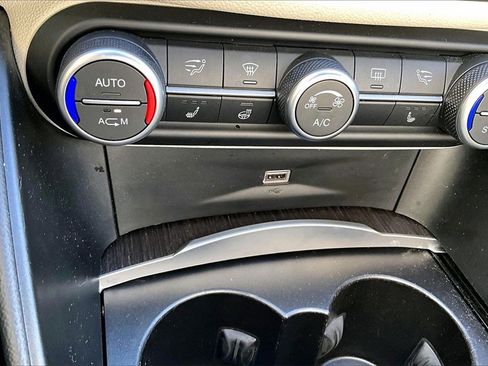 Used 2018 Alfa Romeo Giulia Ti image 16