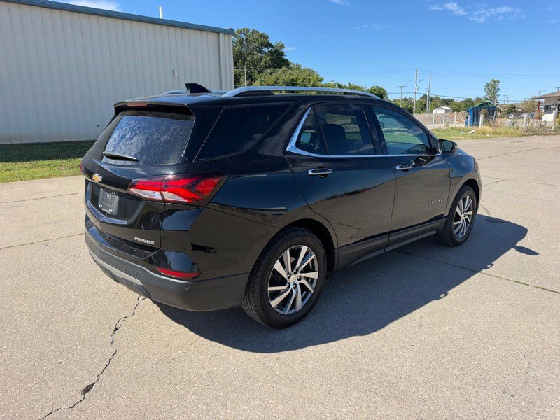 Used 2023 Chevrolet Equinox Premier FWD image 3