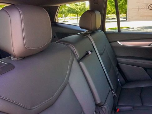 Certified 2025 Cadillac XT6 Luxury FWD image 15