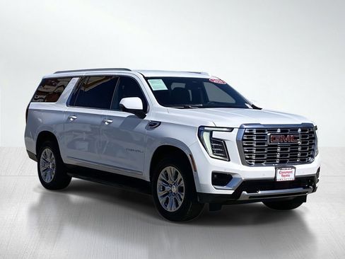 Used 2025 GMC Yukon XL Denali image 12