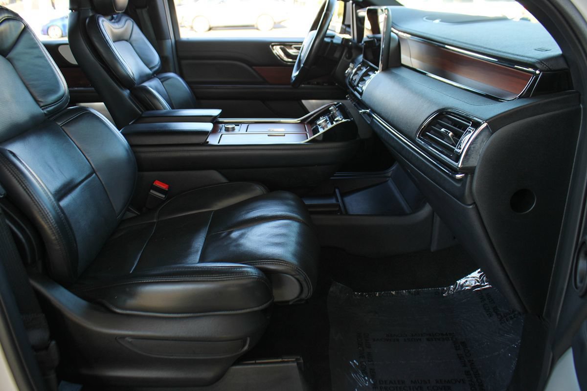 Used 2020 Lincoln Navigator L Reserve w/ Equipment Group 208A Reserve AWD/4WD image 21