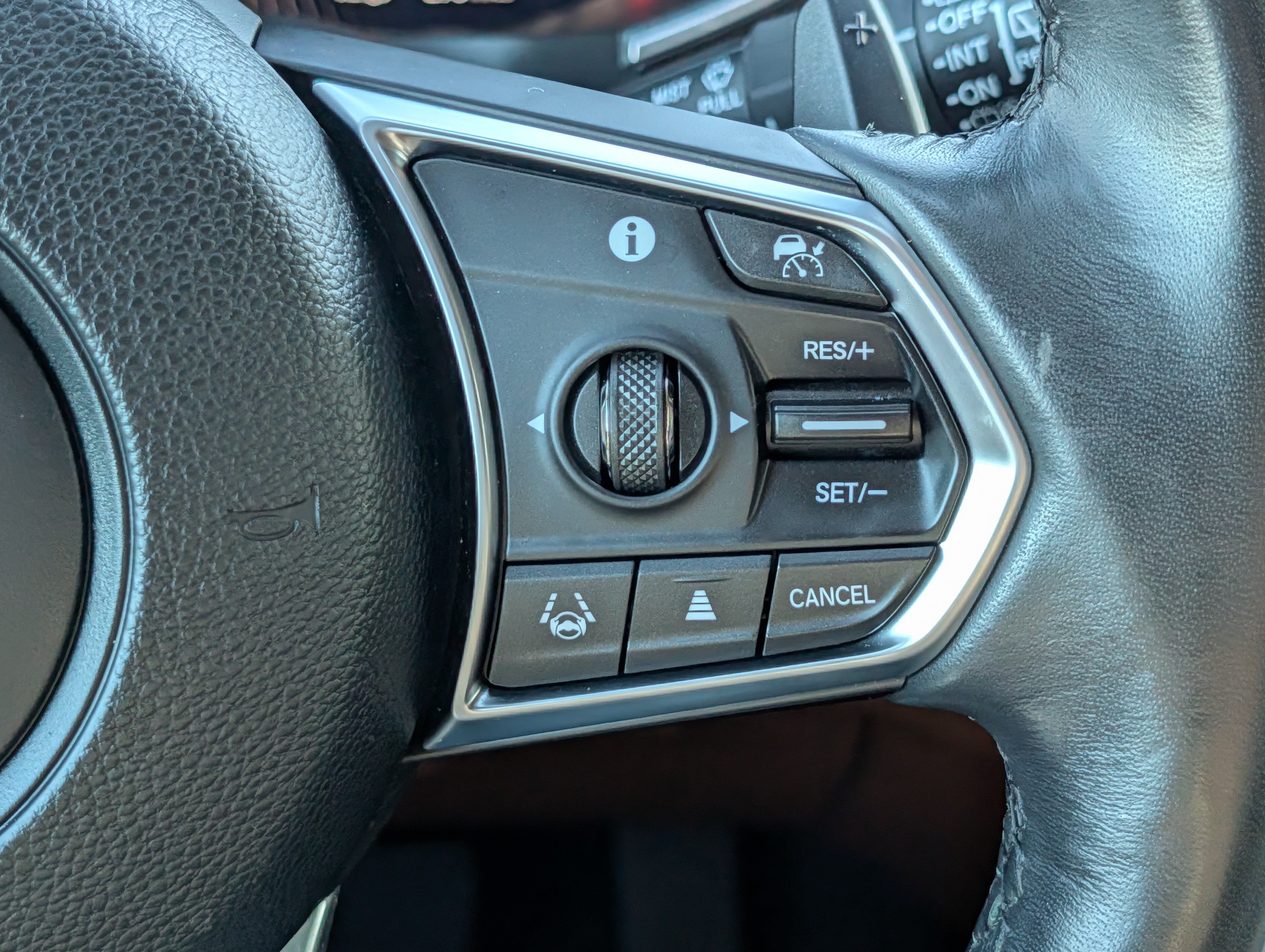 Used 2024 Acura MDX w/ Technology Package AWD/4WD image 30