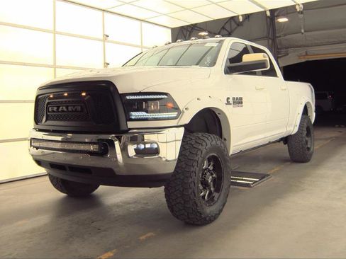 Used 2018 RAM 2500 Big Horn w/ Harvest Edition image 2