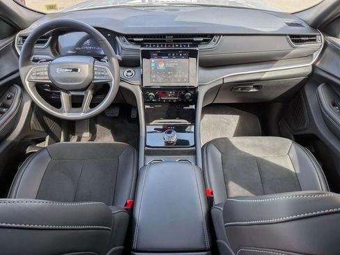 New 2025 Jeep Grand Cherokee Altitude AWD/4WD image 20