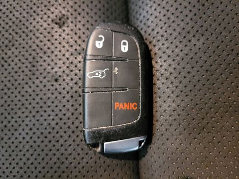 Used 2019 Jeep Grand Cherokee Laredo w/ Laredo X Package image 32