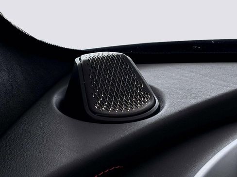 Used 2025 Aston Martin DBX 707 image 24