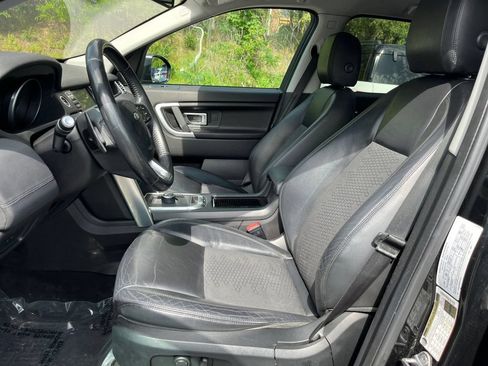 Used 2017 Land Rover Discovery Sport SE AWD/4WD image 9