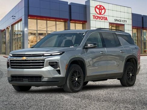 Used 2024 Chevrolet Traverse LT AWD/4WD image 2