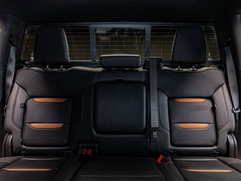 Used 2024 GMC Sierra 2500 AT4 w/ AT4 Premium Plus Package image 23