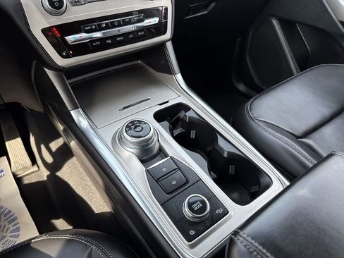 Used 2022 Ford Explorer XLT w/ Equipment Group 202A image 15