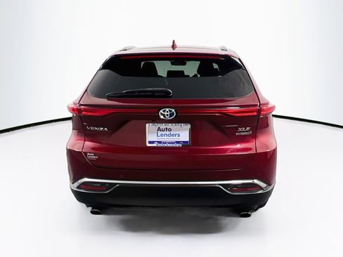 Used 2022 Toyota Venza XLE AWD/4WD image 6