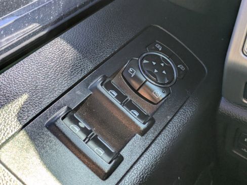 Used 2015 Ford F150 Platinum image 28