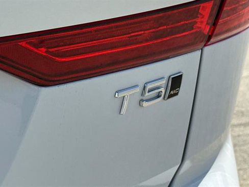 Used 2020 Volvo XC60 T5 Momentum AWD/4WD image 31