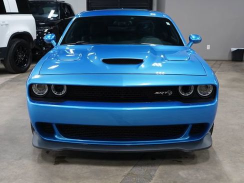 Used 2016 Dodge Challenger SRT Hellcat RWD image 9