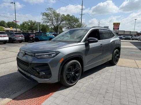 New 2026 Volkswagen Tiguan SE R-Line FWD image 3