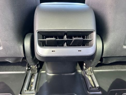 Used 2023 Tesla Model 3 Standard Range image 43