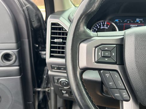 Used 2019 Ford Expedition Max Platinum image 34