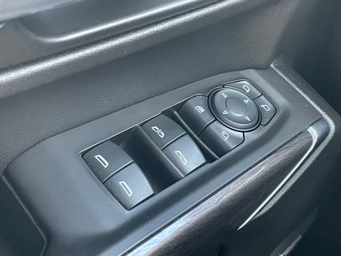 Used 2020 Chevrolet Silverado 1500 LTZ w/ LTZ Premium Package AWD/4WD image 16