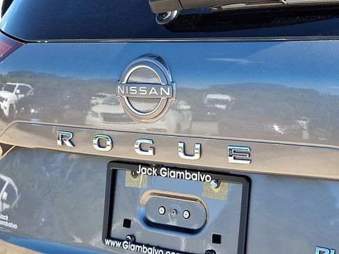 Used 2023 Nissan Rogue Platinum w/ Platinum Premium Package image 31