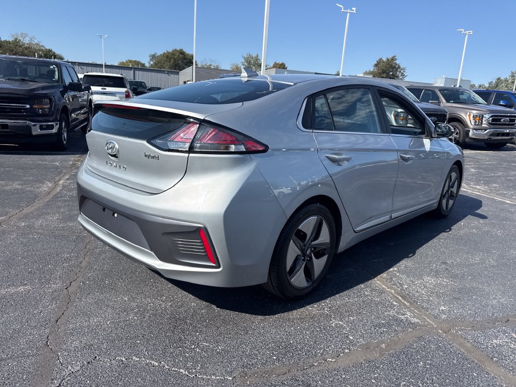 Used 2022 Hyundai Ioniq SEL FWD image 8