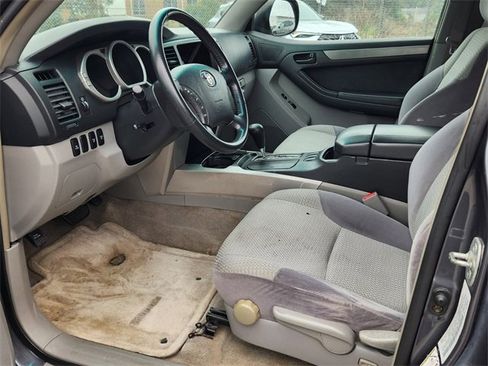 Used 2004 Toyota 4Runner Limited image 7