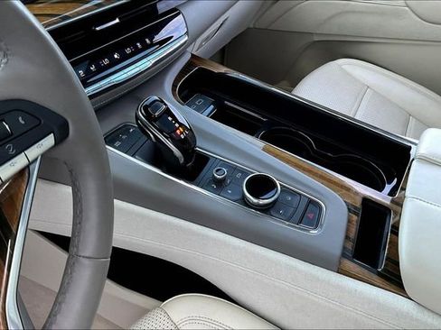 Used 2023 Cadillac Escalade Sport Platinum AWD/4WD image 13