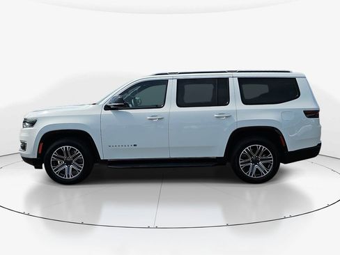 Used 2024 Jeep Wagoneer Series II w/ Flexible Seating Group RWD image 10