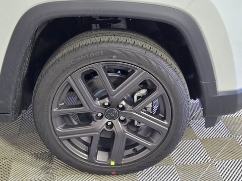 New 2026 Jeep Compass Latitude image 18