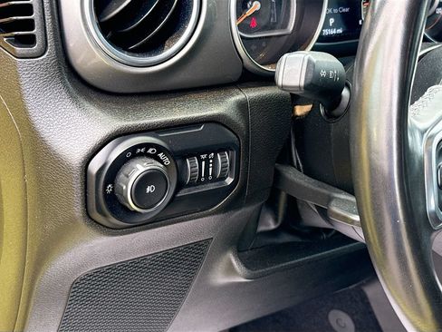 Used 2022 Jeep Wrangler Unlimited Sahara w/ Cold Weather Group AWD/4WD image 11