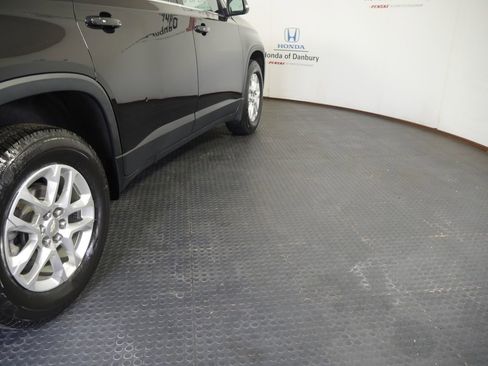 Used 2021 Chevrolet Traverse LT AWD/4WD image 4