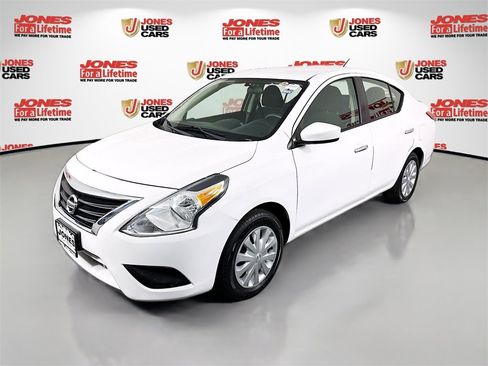 Used 2017 Nissan Versa SV image 10