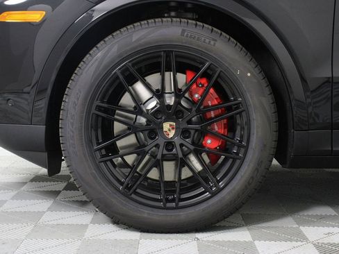 New 2026 Porsche Cayenne S AWD/4WD image 17