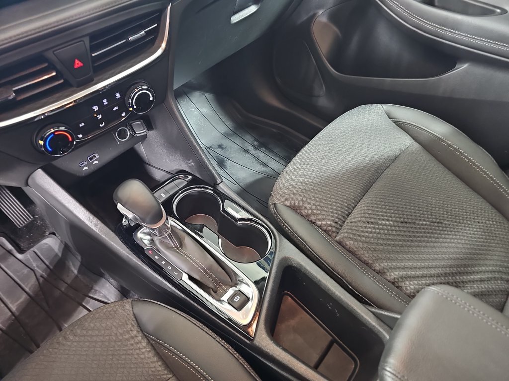 Certified 2024 Buick Encore GX Preferred w/ Comfort Package FWD image 30